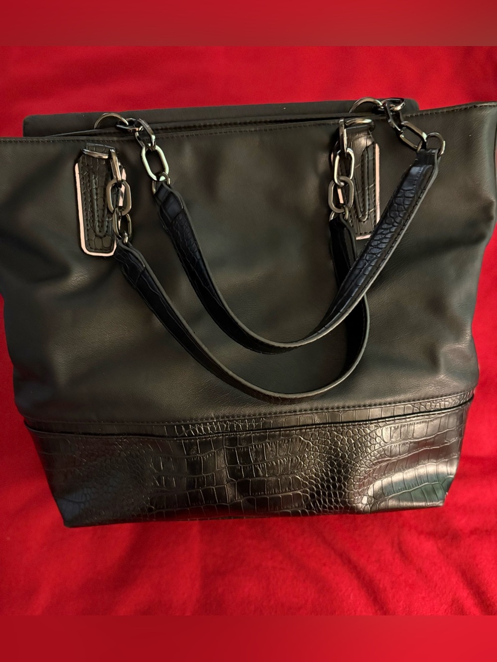 Simply Vera Wang Black Faux-Leather Tote with Croc-Textured Trim/Matching Wallet